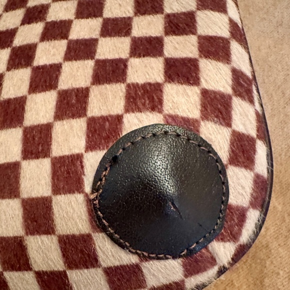 Authentic Louis Vuitton Sauvage Tigres Handbag - Picture 6 of 11